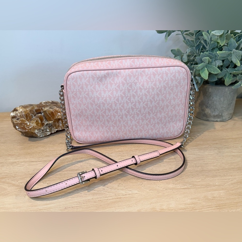 Michael Kors Pink Logo Crossbody Bag Saffiano Leather Camera Bag Like New - Picture 3 of 9